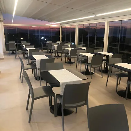 阿巴依达酒店 瓦雷多利亚
